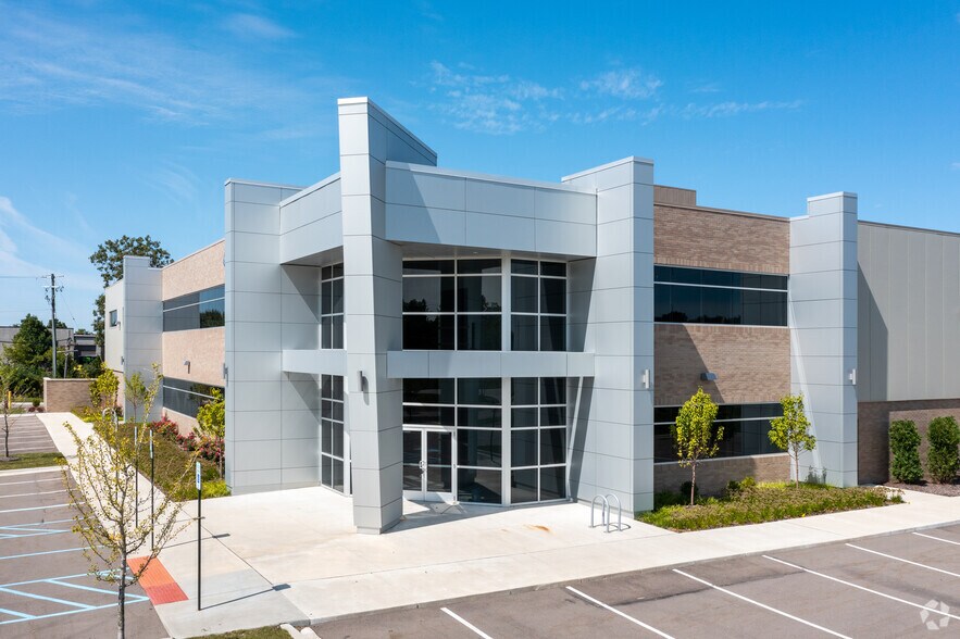 More Photos Of 46860 West Rd, Novi Warehouse For Lease