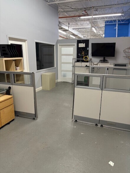 More Photos Of 729-731 NW 1st St, Fort Lauderdale Industrial For Lease