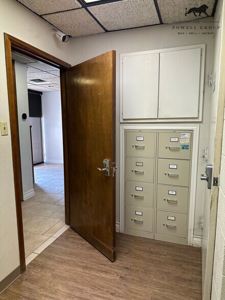 More Photos Of 5929 50th St, Lubbock Service For Lease