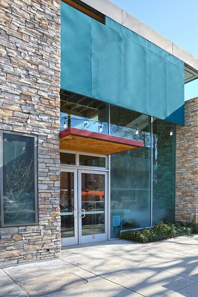 More Photos Of 2117 San Pablo Ave, Berkeley Freestanding For Lease