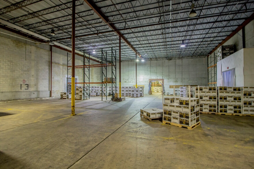 More Photos Of 1005 Snively Ave, Winter Haven Refrigeration Cold Storage For Sale