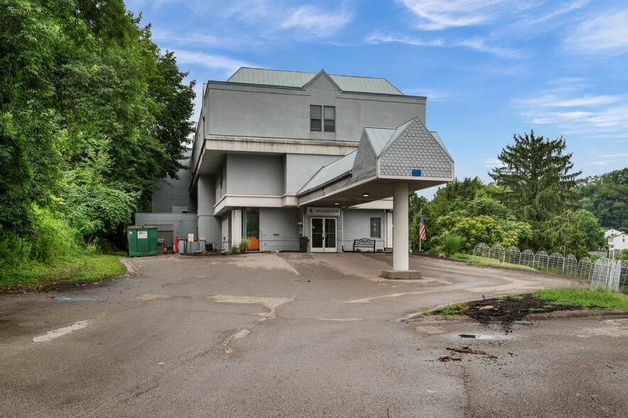 More Photos Of 123 Hamilton Ave, Turtle Creek Healthcare For Sale