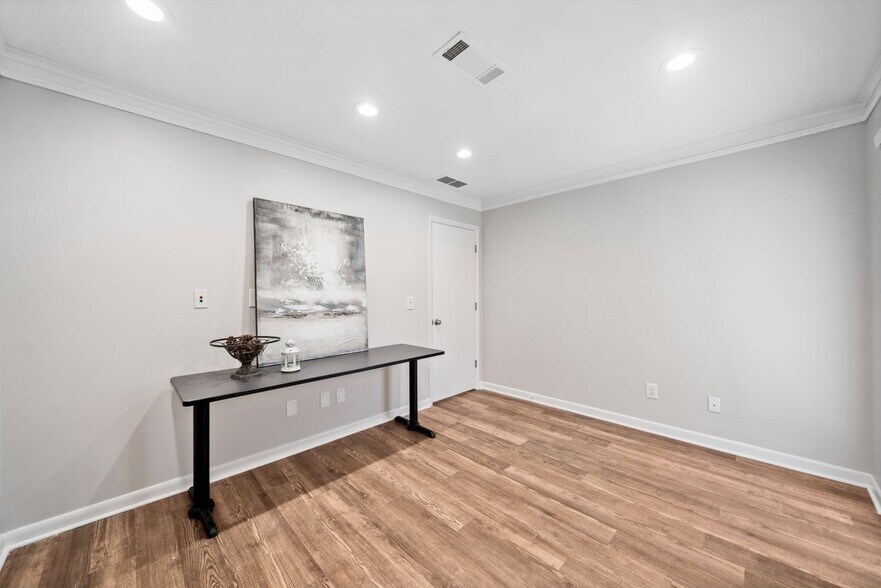 More Photos Of 600 Bld C Houze Way, Roswell Medical For Lease