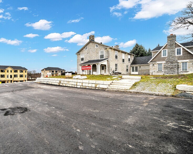 More Photos Of 780 Garden St, Whitby Office Residential For Sale