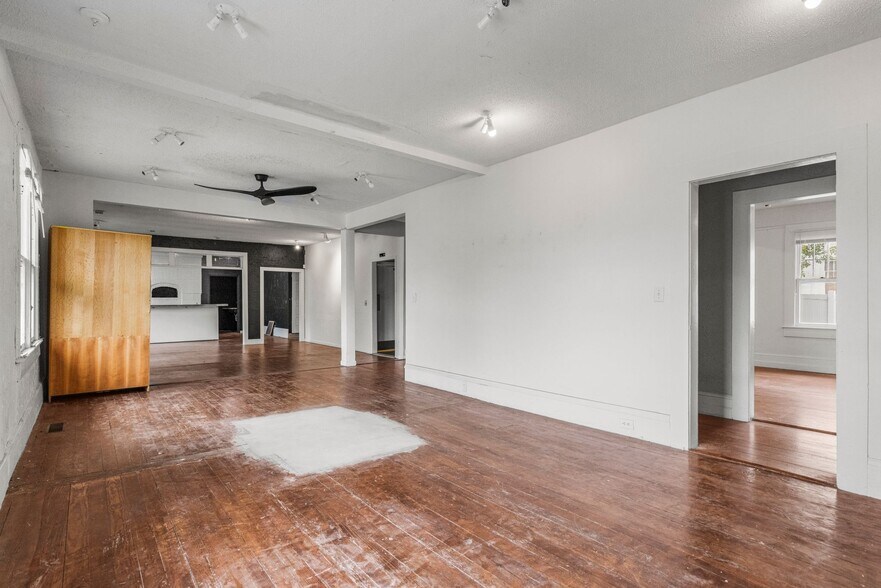 More Photos Of 906 W Poinsett St, Greer Restaurant For Sale