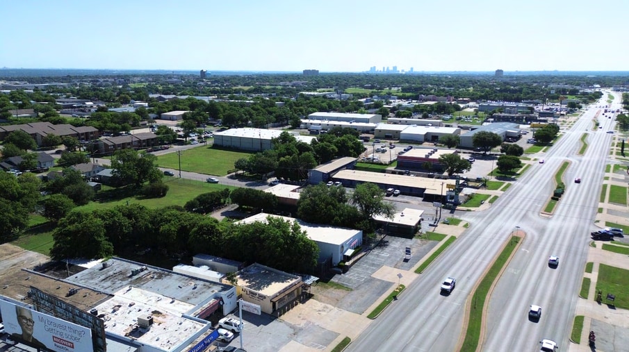 More Photos Of 7608 Camp Bowie West Blvd, Fort Worth Freestanding For Sale