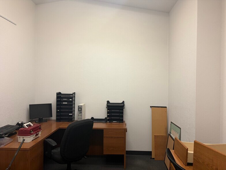 More Photos Of 15614 Windrose Ln, Hayward Office For Lease