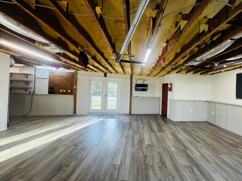 More Photos Of 2997 N Us Highway 1, Fort Pierce Light Manufacturing For Lease