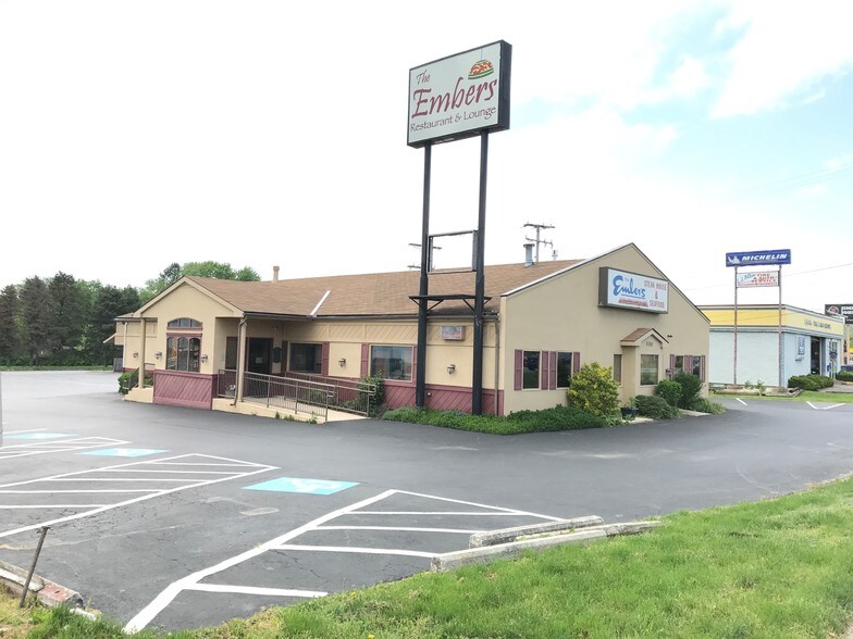 More Photos Of 100 Memory Ln, York Freestanding For Lease