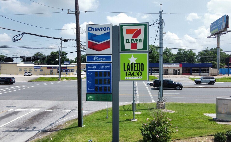 More Photos Of 1205 N Houston Ave, Humble Service Station For Lease