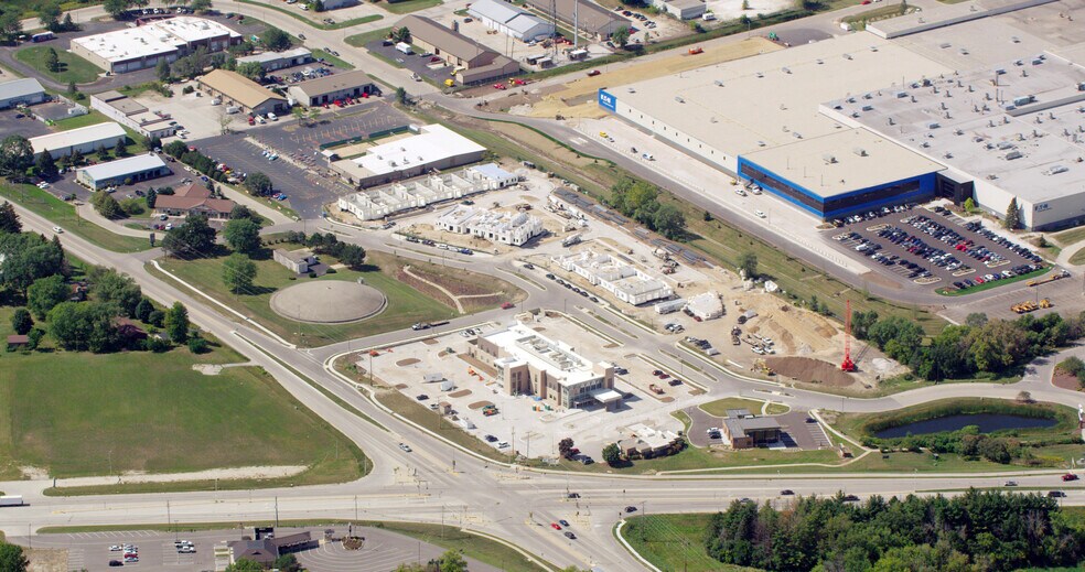 More Photos Of 2325 Fox Run Blvd, Waukesha Hospital For Sale