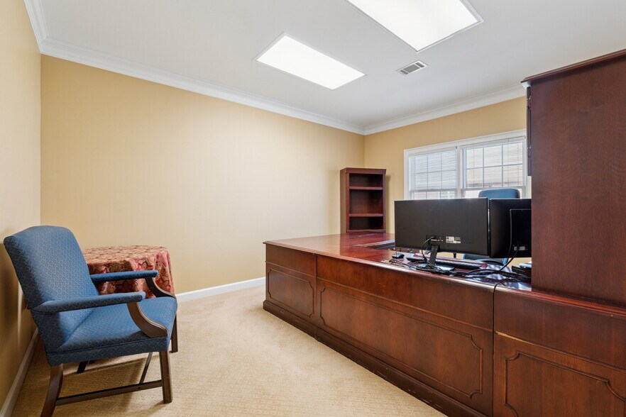 More Photos Of 301-304 Macy Dr, Roswell Medical For Sale