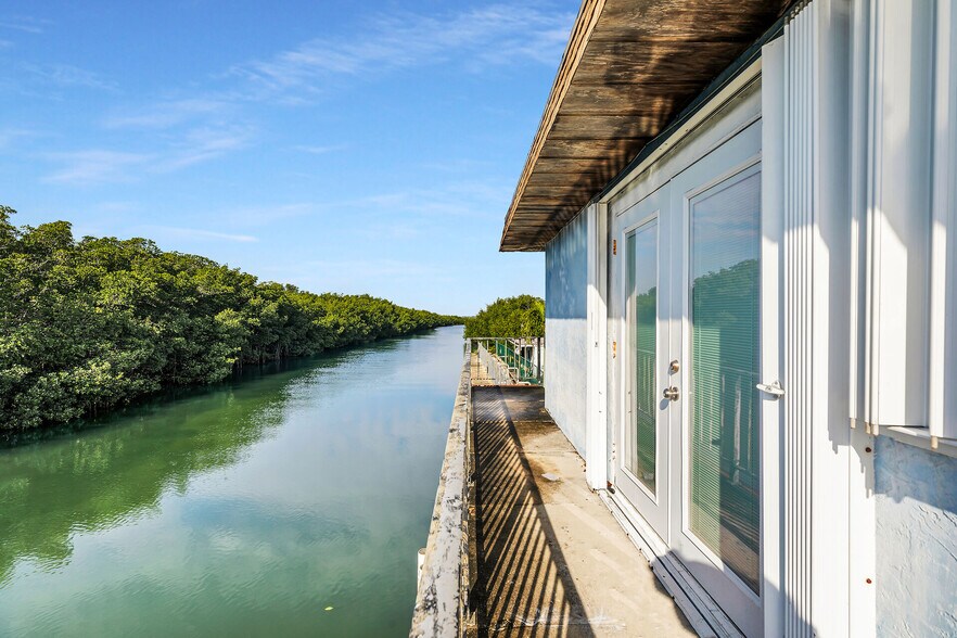 More Photos Of 58000 Card Sound Rd, Key Largo Restaurant For Sale