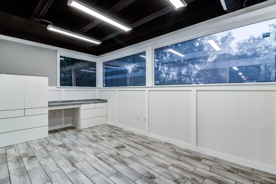 More Photos Of 25300 Lorain Rd, North Olmsted Medical For Lease