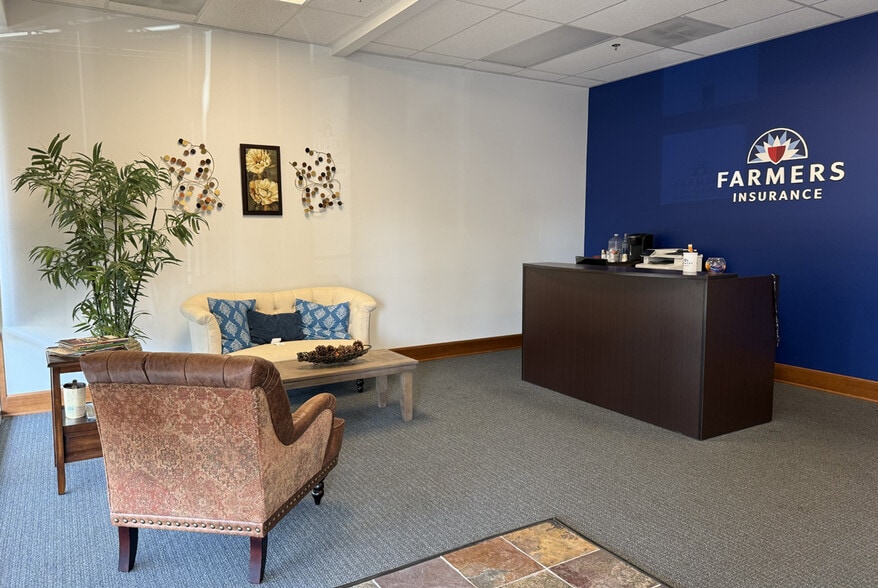 More Photos Of 6020-6030 Main St SW, Lakewood Storefront For Lease