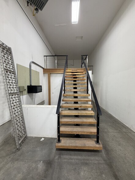 More Photos Of 3606 E Wellesley Ave, Spokane Service For Lease