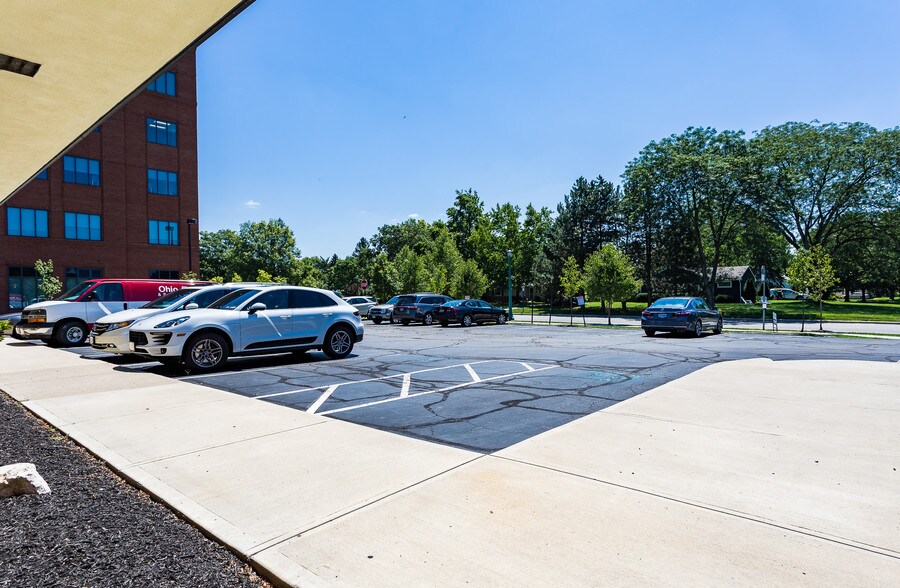 More Photos Of 1840 Zollinger Rd, Upper Arlington Loft Creative Space For Lease