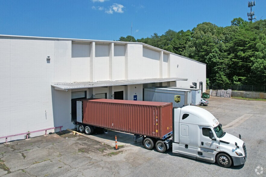 More Photos Of 3407 W Gate City Blvd, Greensboro Freestanding For Lease