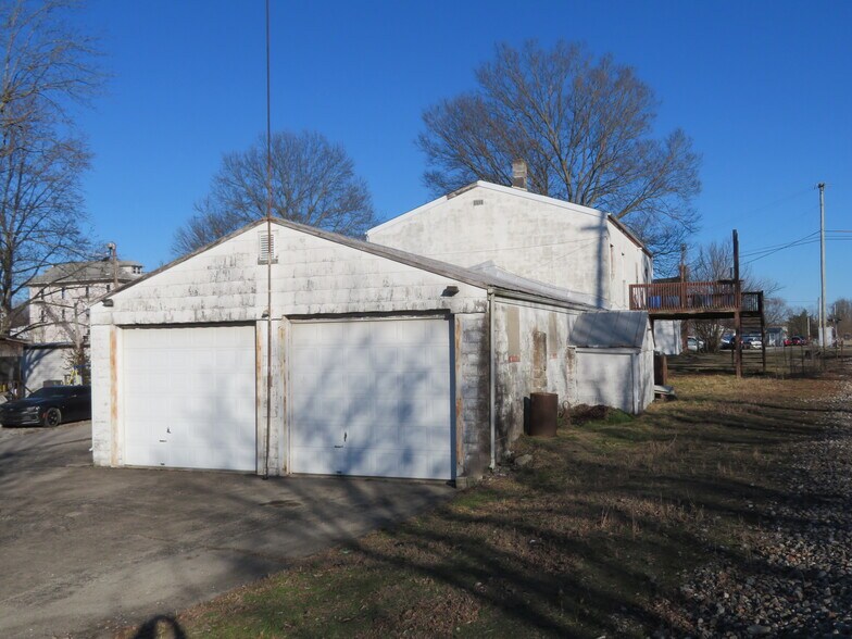 More Photos Of 113 S Graham St, Sardinia Warehouse For Sale