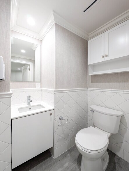 More Photos Of 140 W 58th St, New York Apartments For Lease