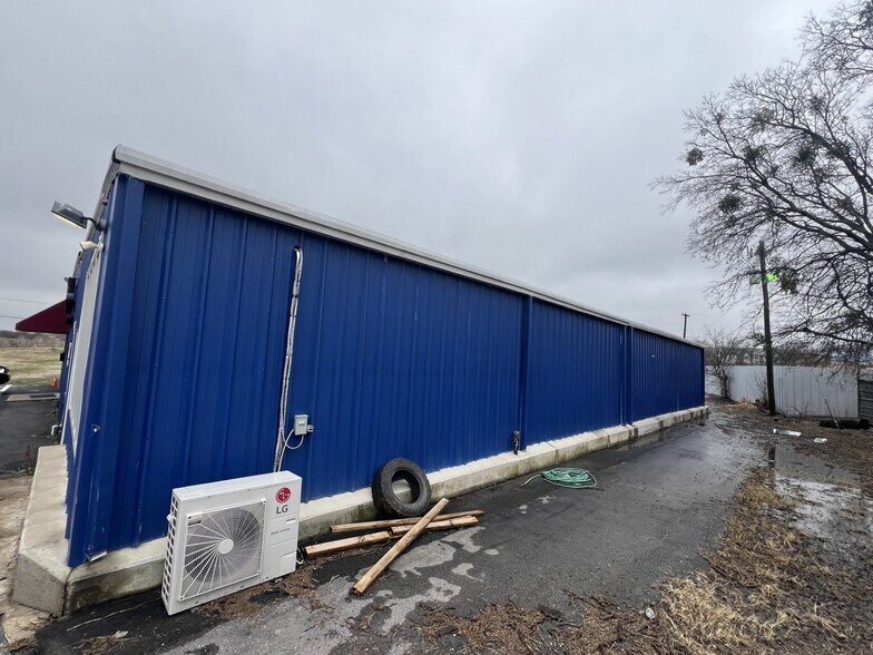 More Photos Of 120 Coad St, Fort Worth Warehouse For Lease