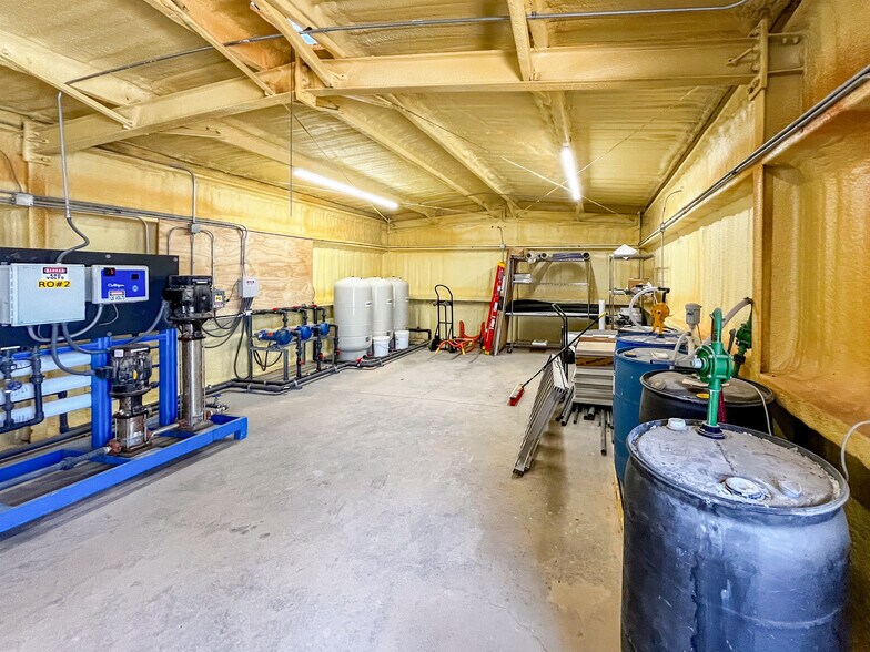 More Photos Of 906 S Highway 285, Pecos Warehouse For Sale