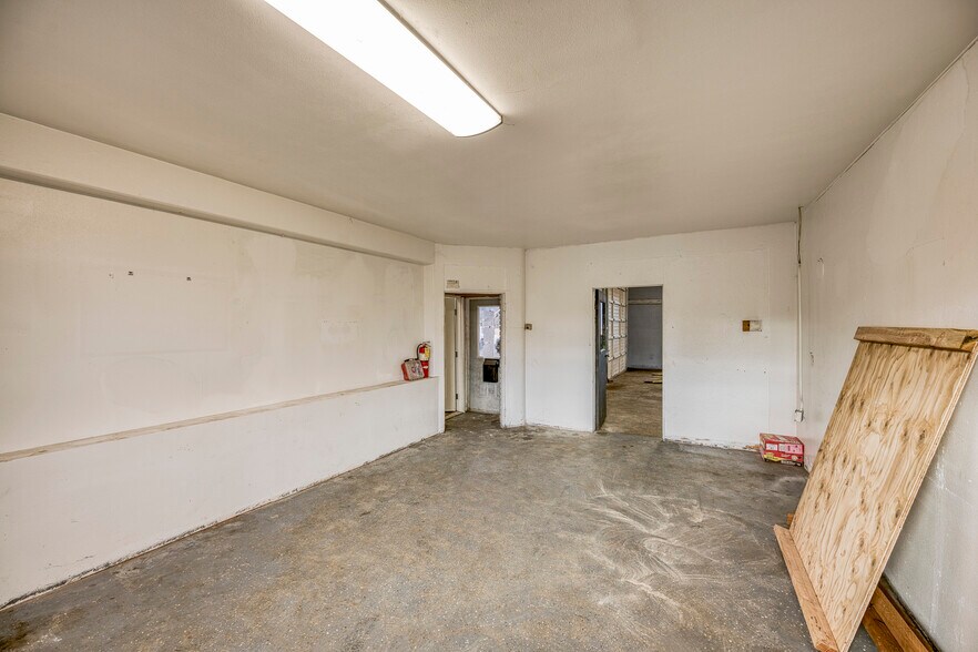 More Photos Of 452 SE Main St, Willamina Auto Repair For Sale