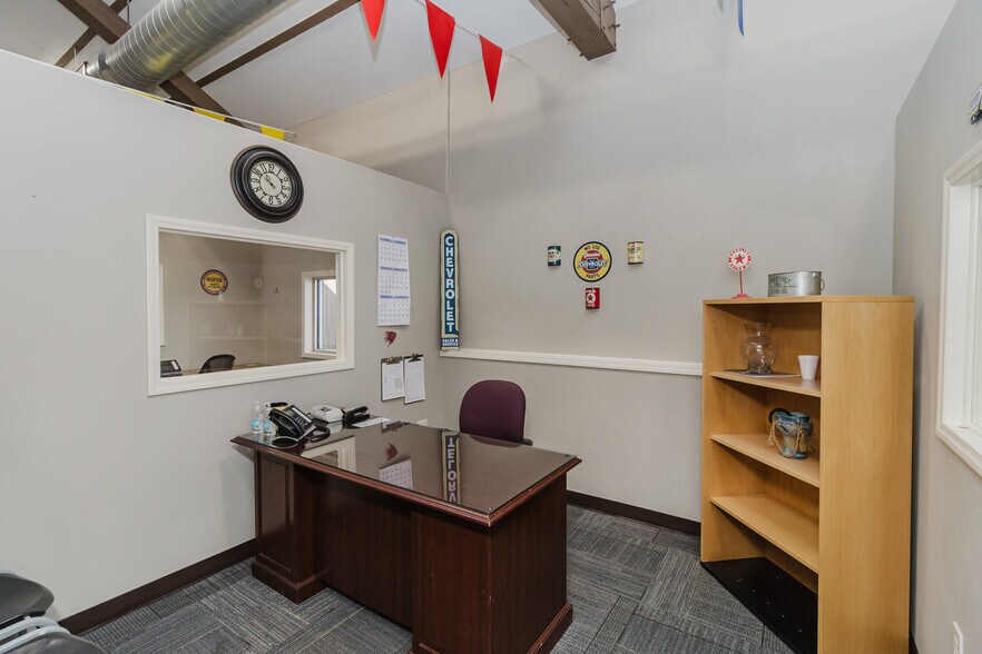 More Photos Of 3101 S Broadway St, Wichita Freestanding For Sale