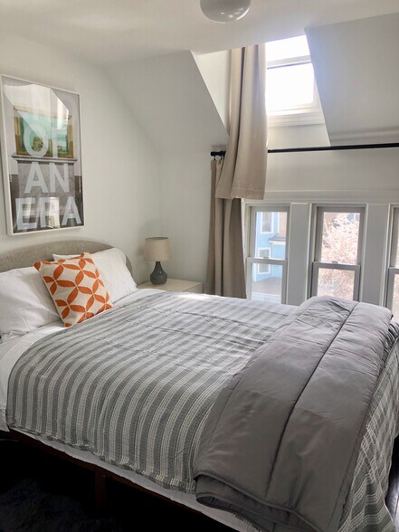 More Photos Of 2 Courtney Ave, Newburgh Apartments For Sale