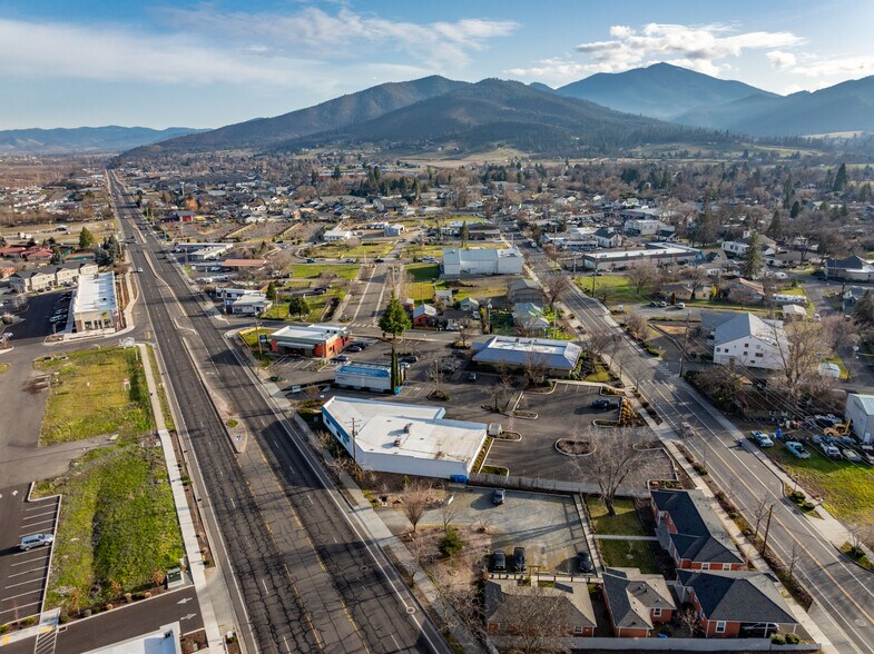 More Photos Of 209 N Pacific Hwy, Talent General Retail For Sale