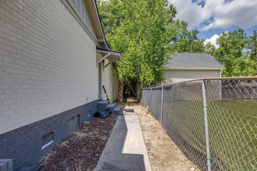 More Photos Of 509-513 Red Bank Rd, Goose Creek Medical For Sale