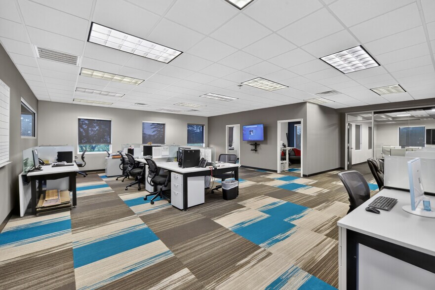 More Photos Of 10601 Pecan Park Blvd, Austin Office For Sale