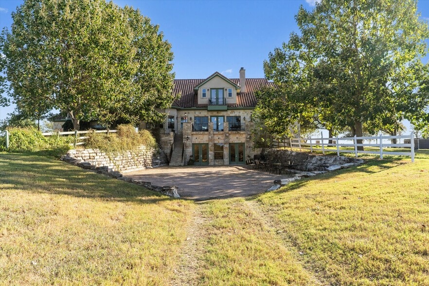 More Photos Of 1092 FM 3000, Elgin Specialty For Sale