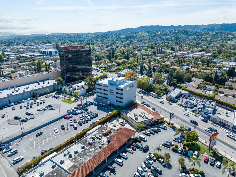 More Photos Of 18345 Ventura Blvd, Tarzana Office For Lease