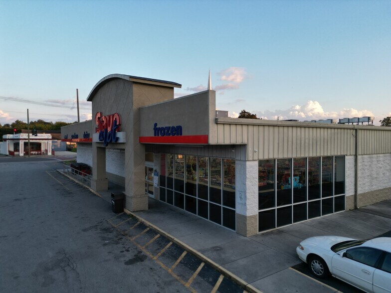 More Photos Of 3850 Holston Dr, Knoxville Supermarket For Sale