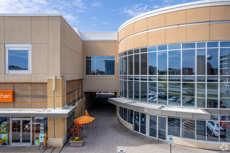 More Photos Of 2030 York Rd, Oak Brook Health Club For Lease