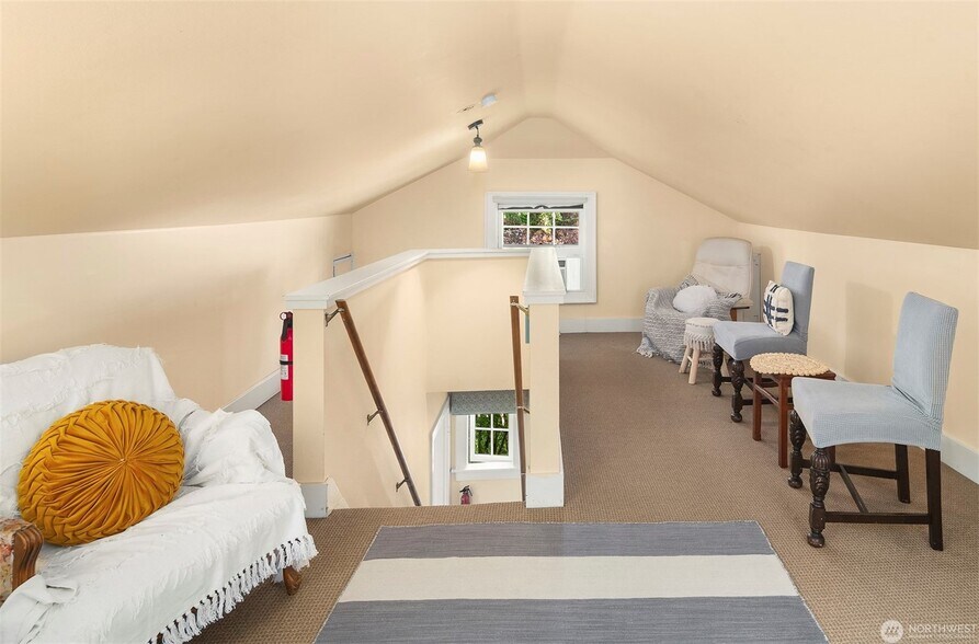 More Photos Of 2012 65th St, Seattle Office For Sale