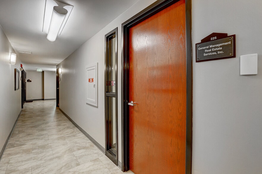 More Photos Of 215 S Wadsworth Blvd, Lakewood Medical For Sale