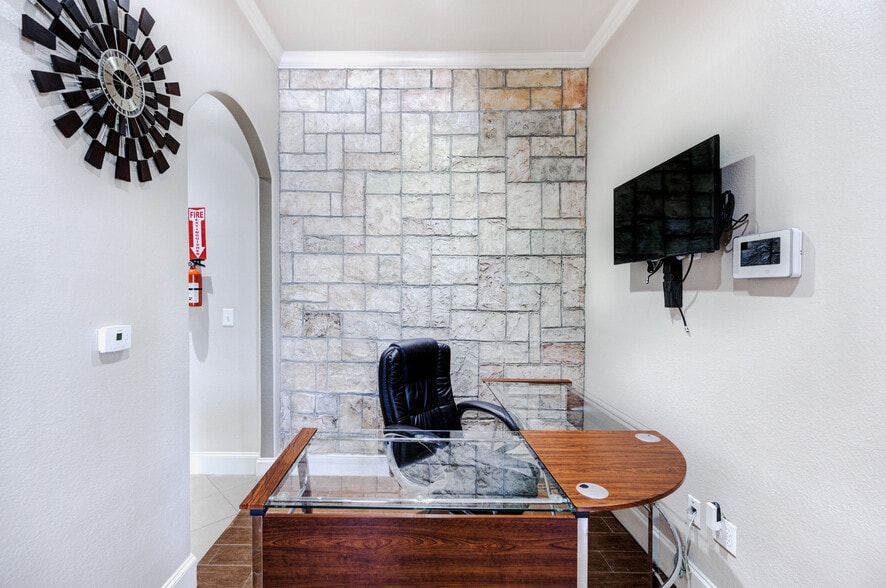 More Photos Of 1836 Snake River Rd, Katy Office Residential For Sale