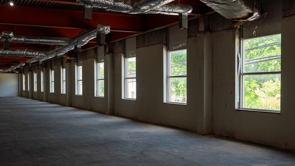 More Photos Of 469 N Sharpsville Ave, Sharon Industrial For Sale