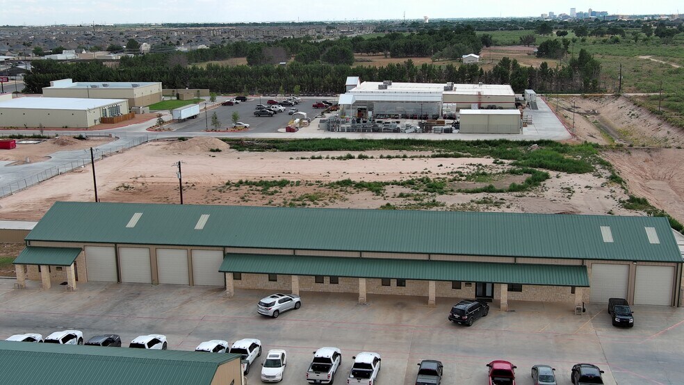 More Photos Of 6413 N State Highway 349, Midland Warehouse For Lease