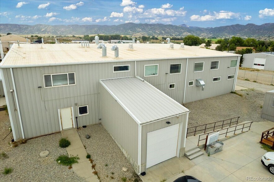 More Photos Of 7800 7706 7708 7710 County Rod 152, Salida Manufacturing For Sale