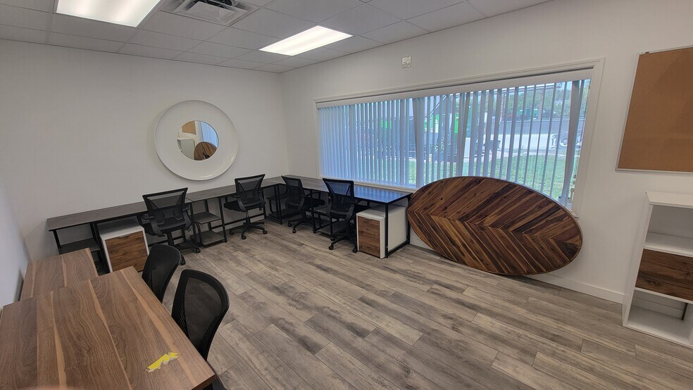 More Photos Of 6900 Barbour Rd, Riviera Beach Manufacturing For Lease