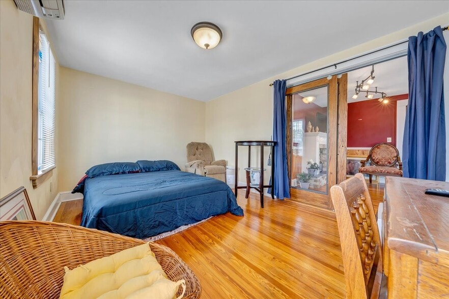 More Photos Of 3118 Williamson Rd NW, Roanoke Freestanding For Sale