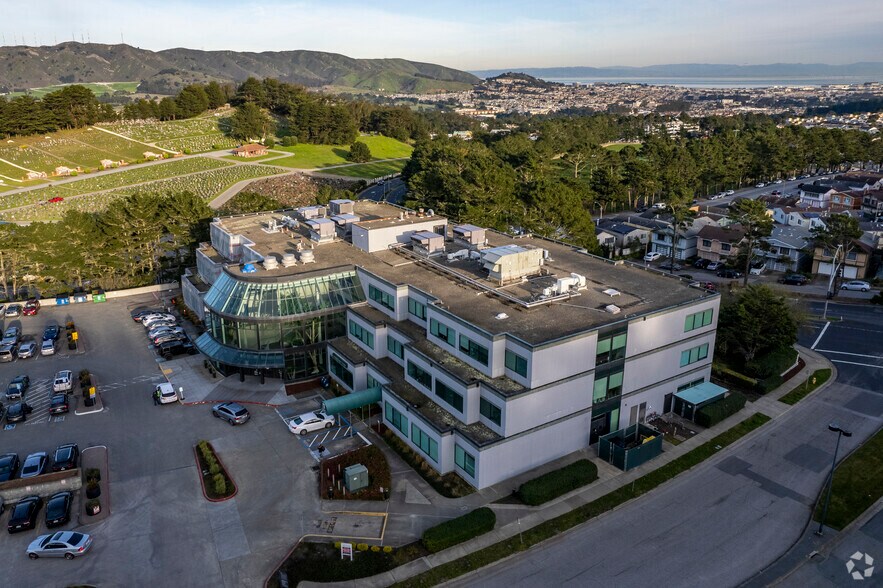 More Photos Of 901 Campus Dr, Daly City Medical For Lease
