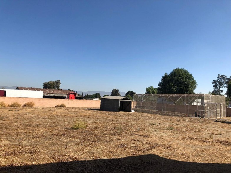 17640 Maywood St, Bloomington, CA 92316 Contractor Storage Yard For