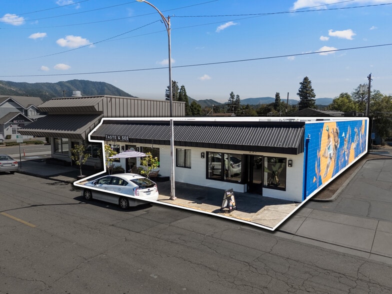 More Photos Of 237 SE G St, Grants Pass Storefront Retail Office For Sale