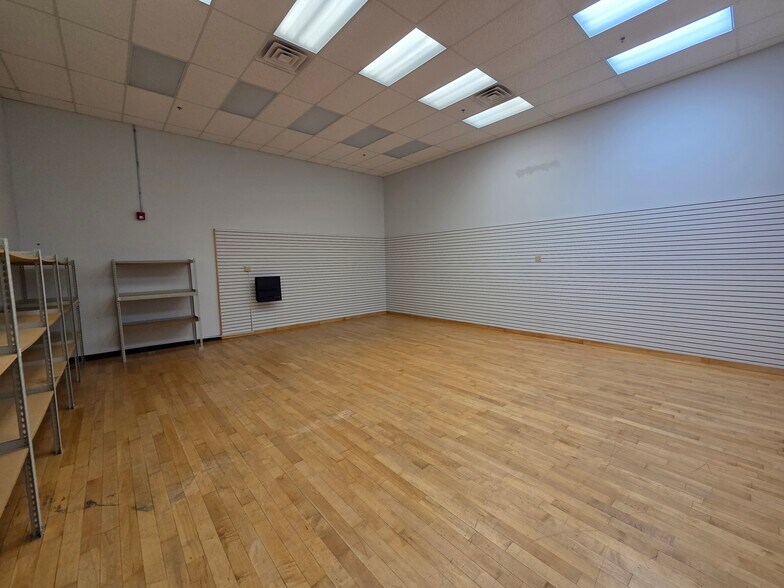 More Photos Of 2622 Scottsville Rd, Bowling Green General Retail For Lease