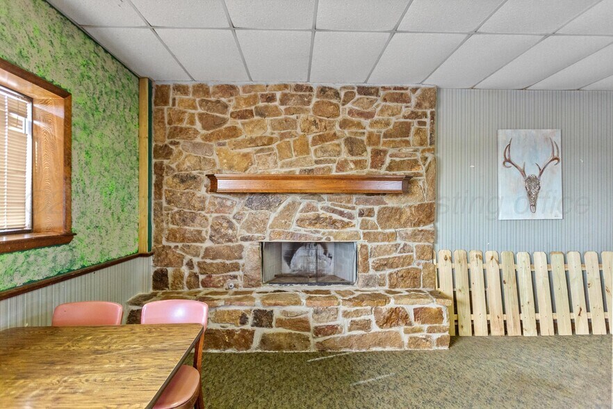 More Photos Of 103 Interstate 40, Shamrock Restaurant For Sale