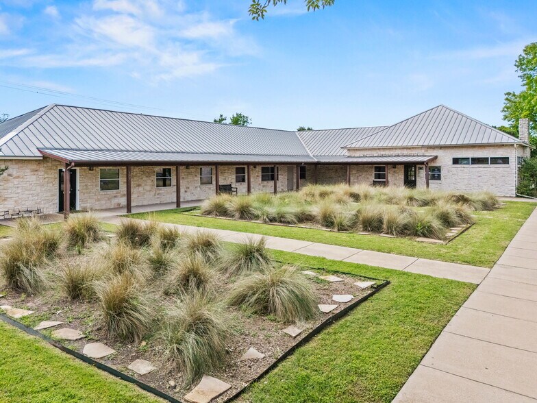 More Photos Of 610 N Town East Blvd, Mesquite Medical For Sale